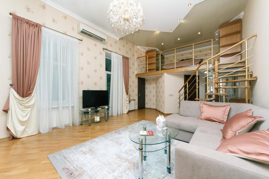 Stylish Two-Level Flat 2 Min From Khreschatyk Kiev Esterno foto