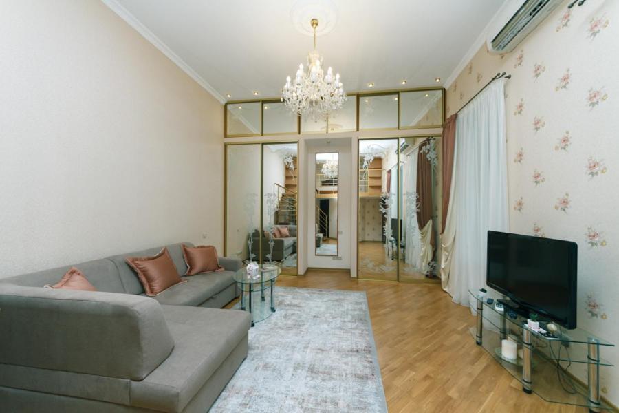 Stylish Two-Level Flat 2 Min From Khreschatyk Kiev Esterno foto