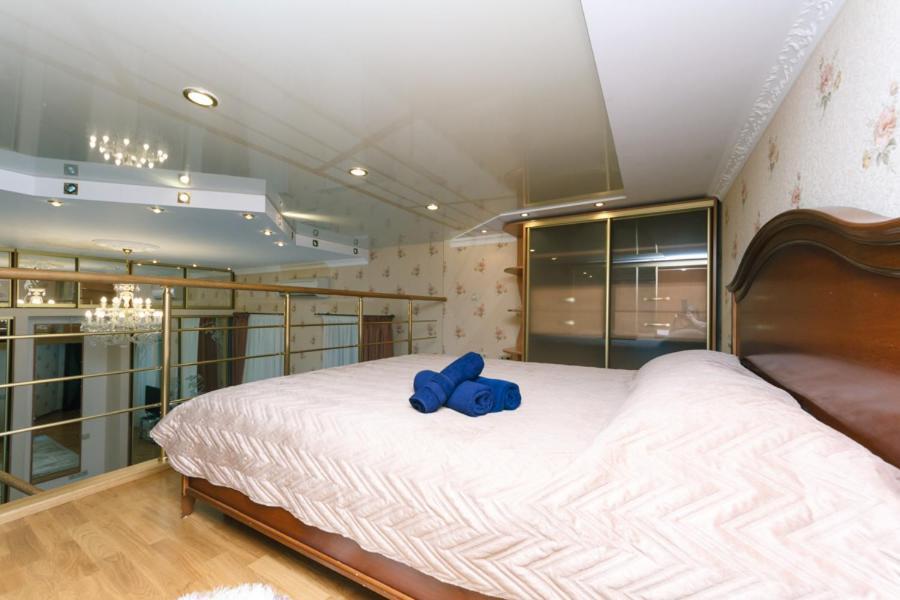 Stylish Two-Level Flat 2 Min From Khreschatyk Kiev Esterno foto