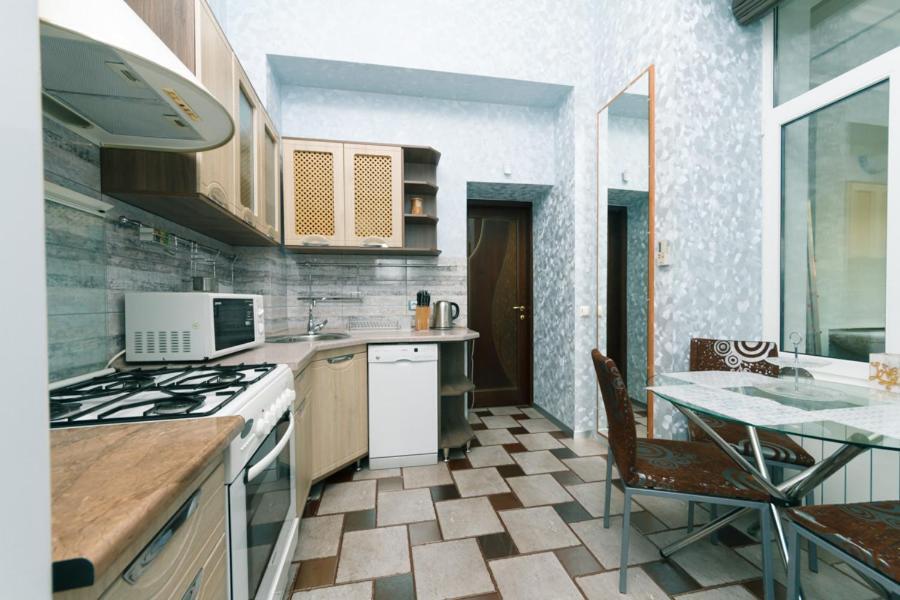 Stylish Two-Level Flat 2 Min From Khreschatyk Kiev Esterno foto