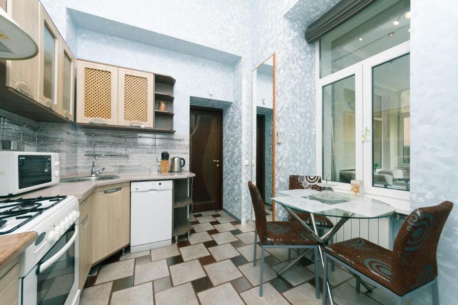 Stylish Two-Level Flat 2 Min From Khreschatyk Kiev Esterno foto