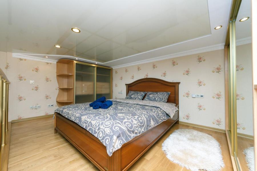 Stylish Two-Level Flat 2 Min From Khreschatyk Kiev Esterno foto